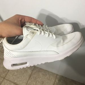 White Nike Air Max Thea
